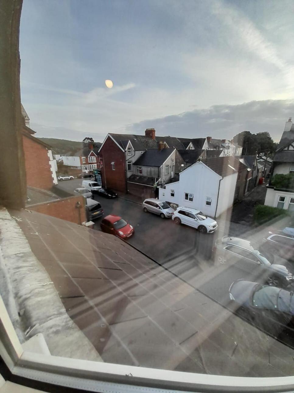 Entire Victoria Park Cardiff Apartment With Free Street Parking Bus 17 And 18 Direct To Cardiff City Centre, Fast Free Wi-Fi エクステリア 写真