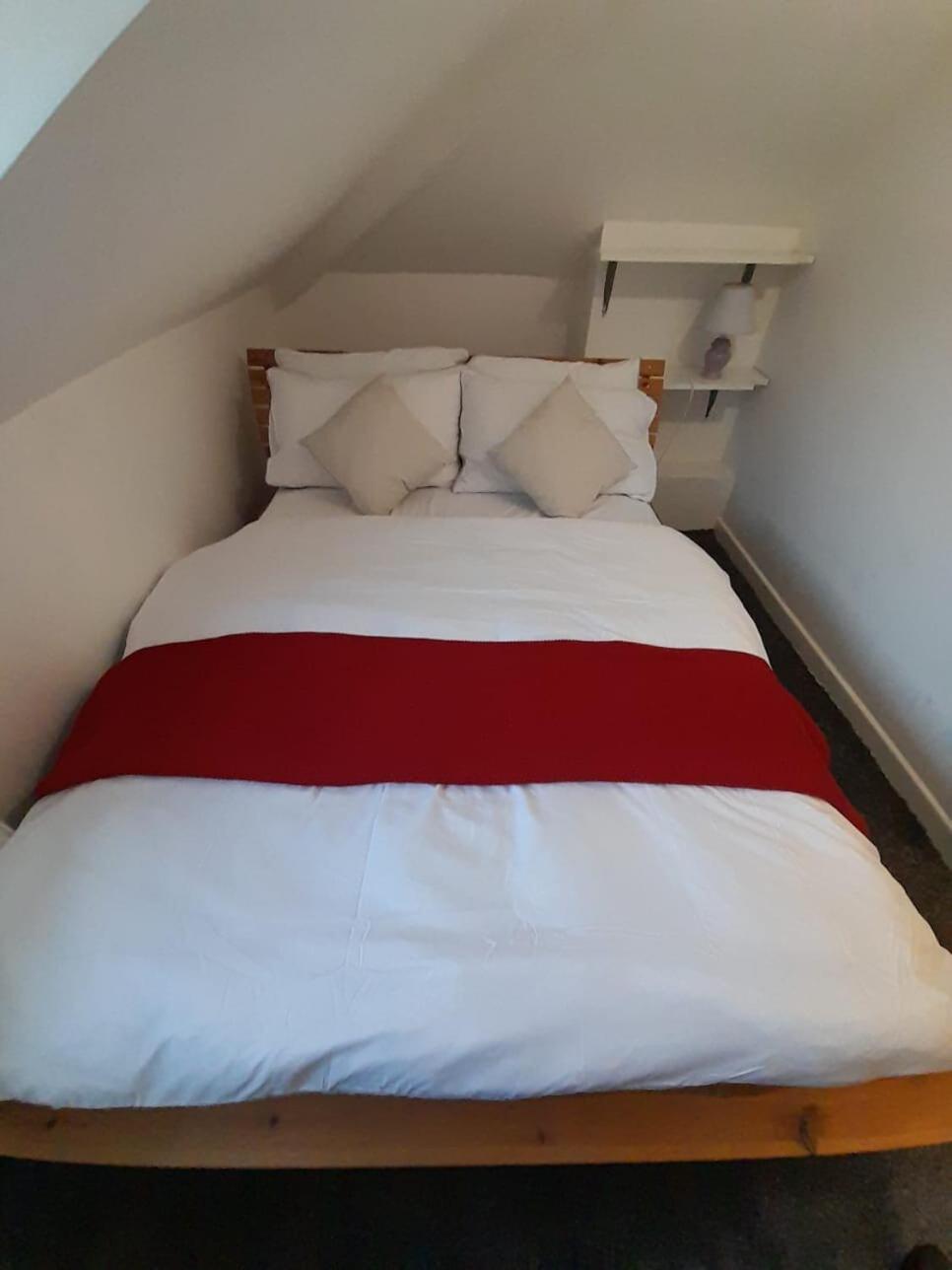 Entire Victoria Park Cardiff Apartment With Free Street Parking Bus 17 And 18 Direct To Cardiff City Centre, Fast Free Wi-Fi エクステリア 写真