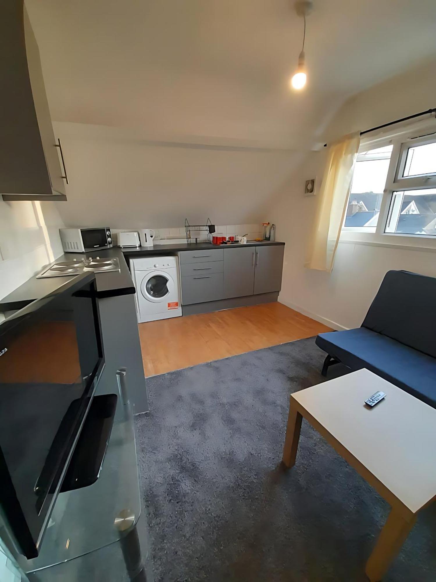 Entire Victoria Park Cardiff Apartment With Free Street Parking Bus 17 And 18 Direct To Cardiff City Centre, Fast Free Wi-Fi エクステリア 写真